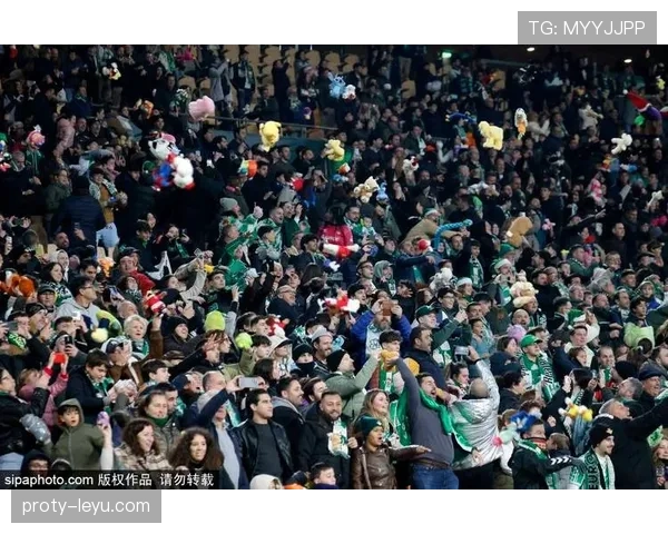 瓦伦西亚关键战役稳健发挥引球迷热议