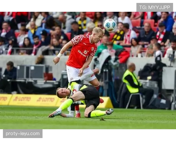 费耶诺德战术调整后攻防表现稳健